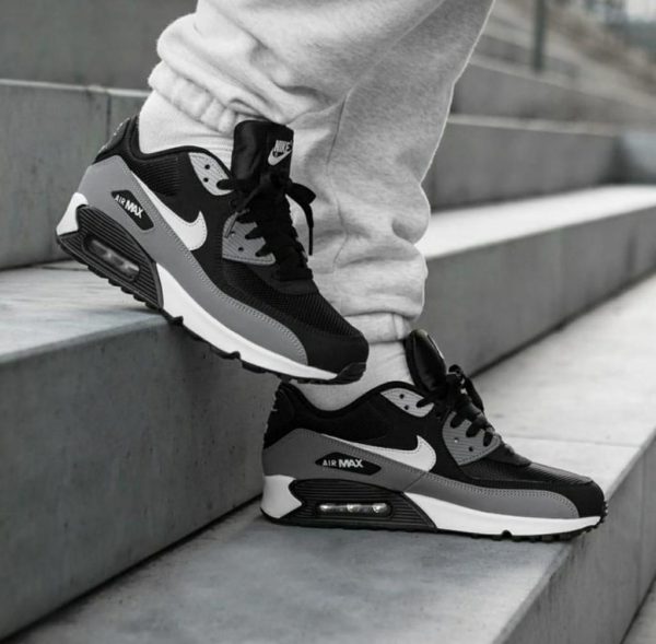 NIKE AIRMAX 90 BLACK WHITE