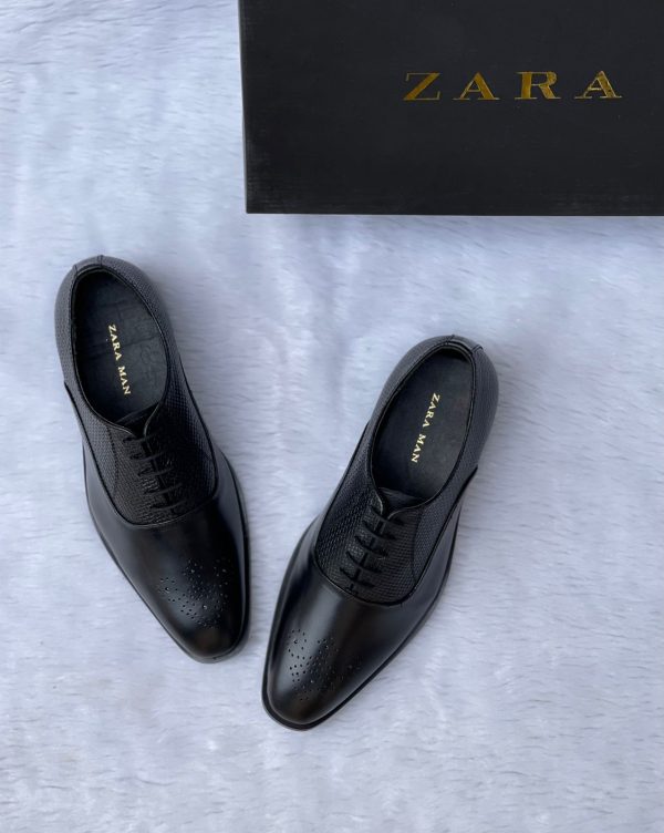 ZARA MAN BROGUE LASES FORMALS