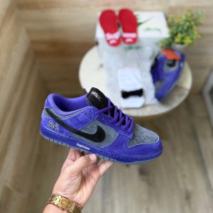 “Ink black high-top street sneakers for men with cushioned sole and premium box packaging.”